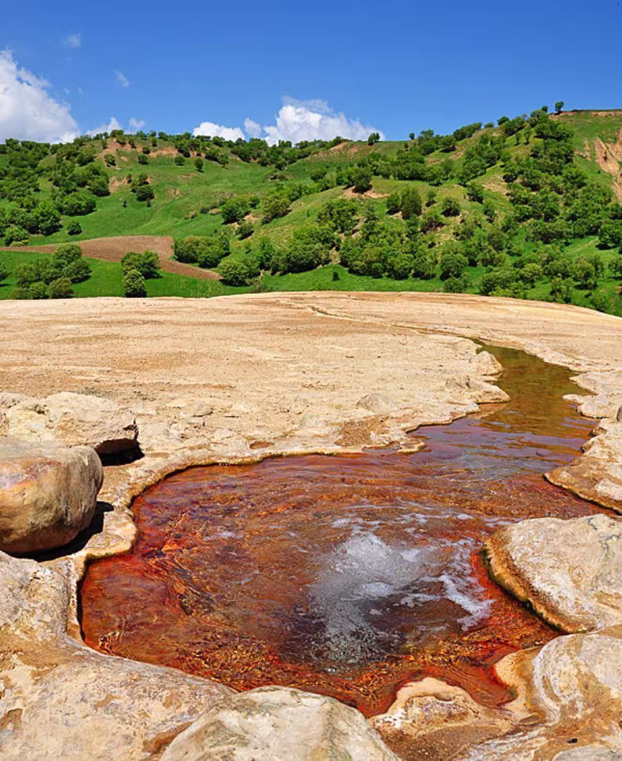 چشمه کانی گراوان در سردشت